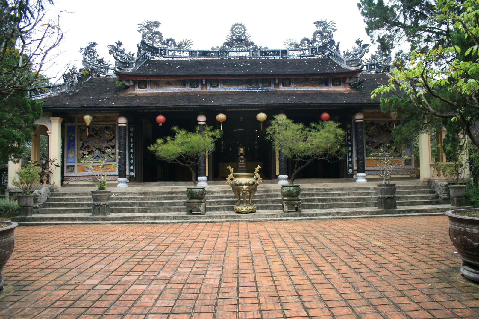 bài trí tượng Phật trong các chùa ở miền trung